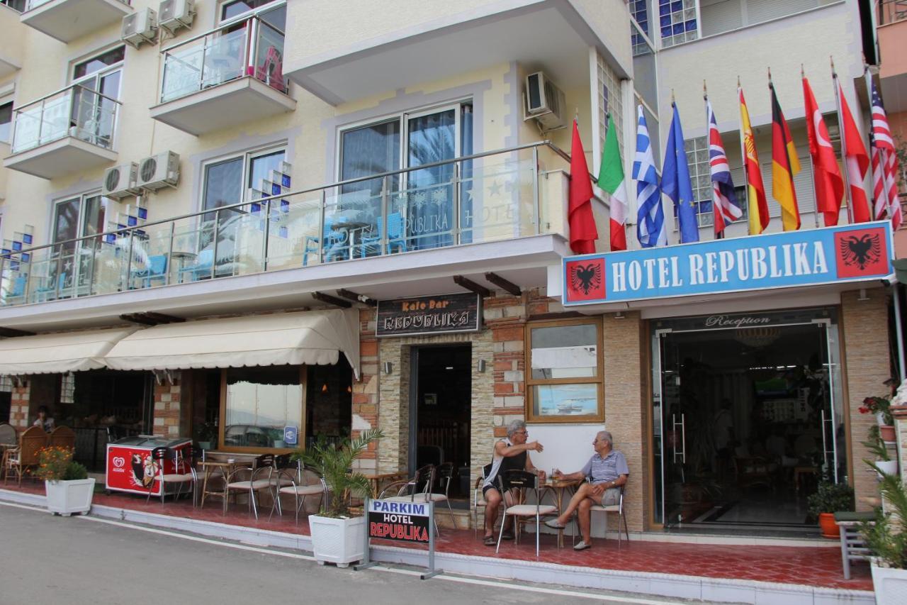 Republika Hotel Sarandë Exterior foto